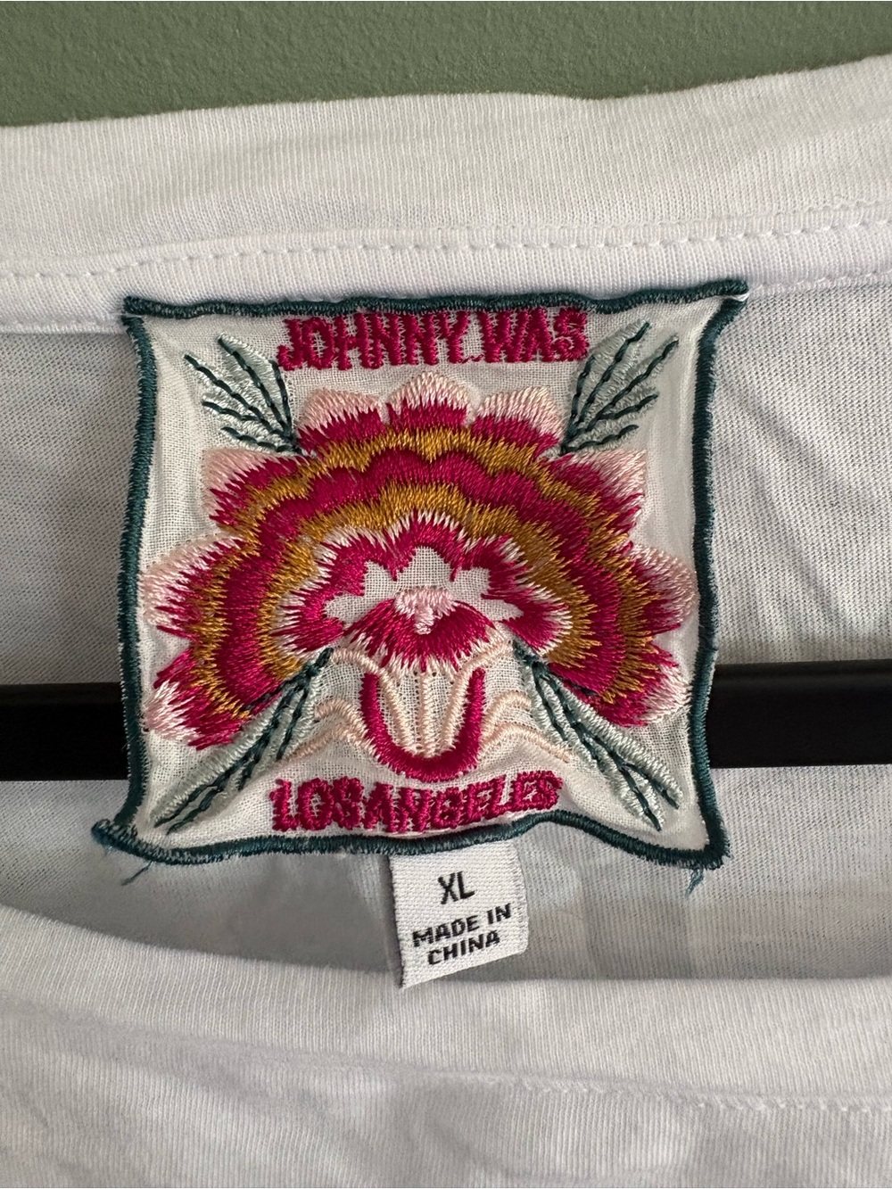 Johnny Was Elbow Sleeve Boat Neck Tee White with Owl Embroidery size XL - Picture 3 of 6